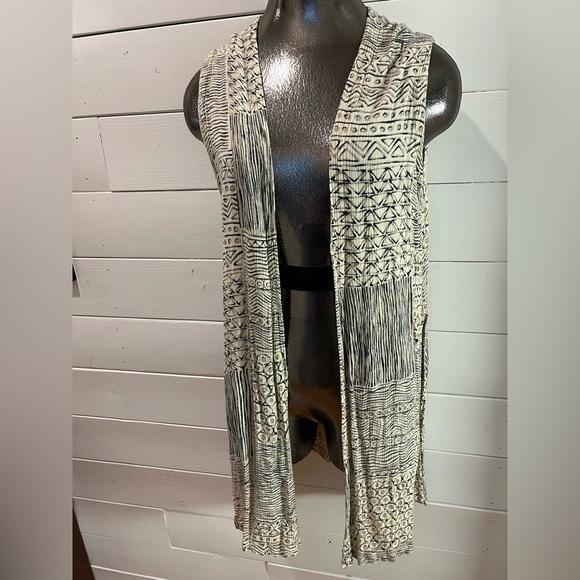 ANIMALE BY TRICOBEL – Vintage- Beige & Black Ethnic Top – Size M - Picture 3 of 9